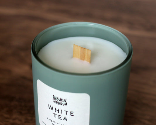 WHITE TEA CANDLE - WOODEN WICK